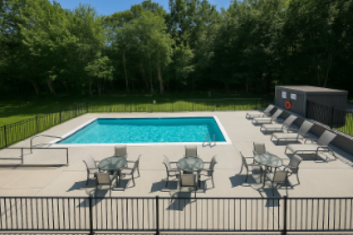 Swimming pool [outdoor]
