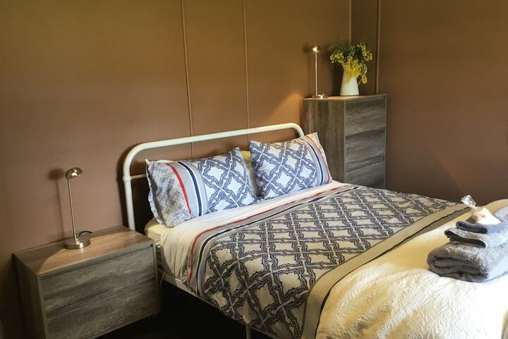 Room 5 of 73