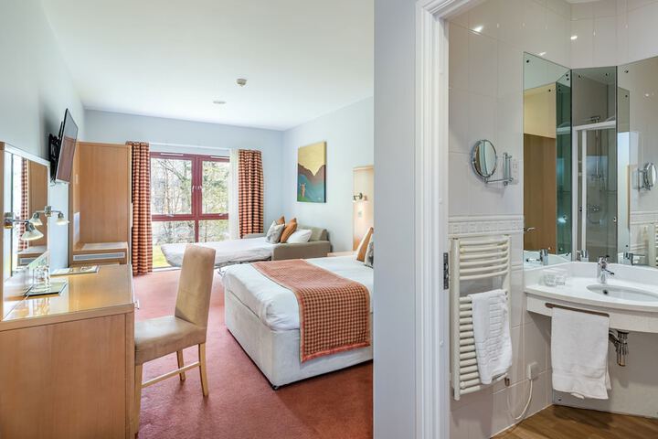 Room 9 of 68
