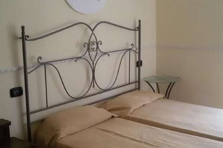 Room 7 of 15