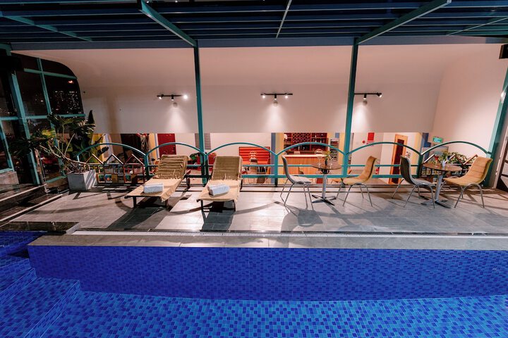 Pool 76 of 125