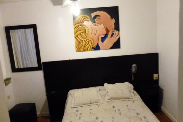 Room 15 of 33