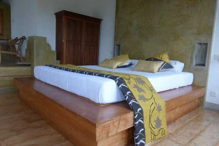 Room 7 of 8