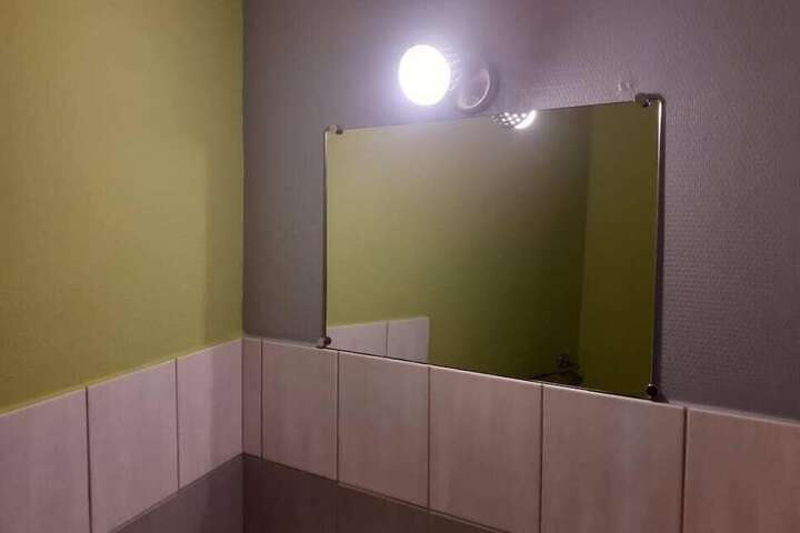 Room 32 of 47