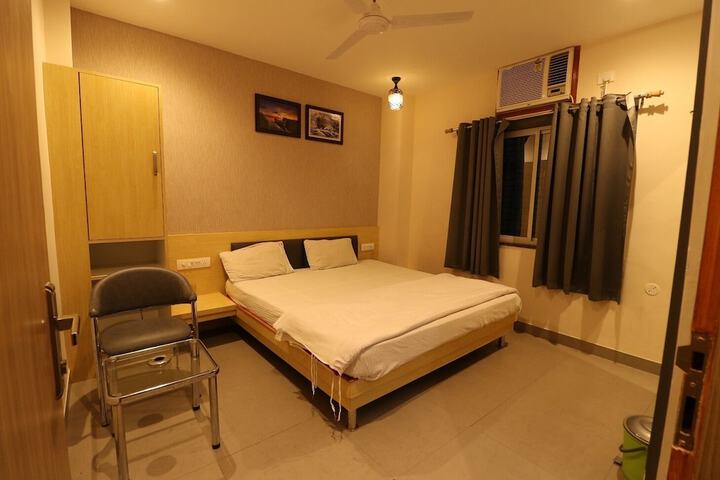 Room 18 of 60