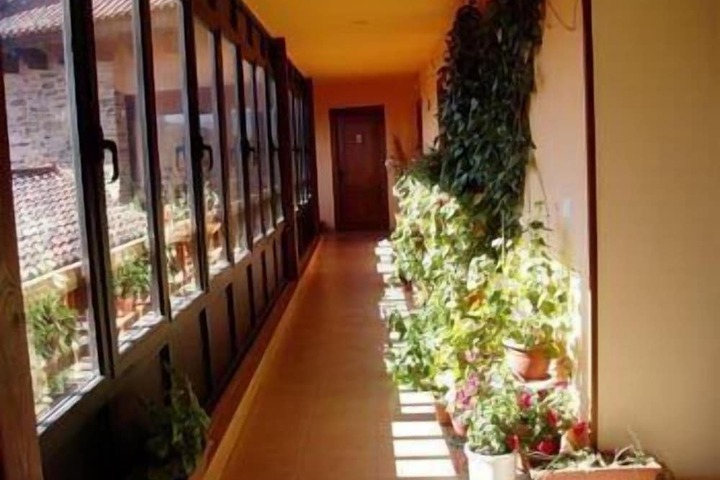 Ballroom/Hall 44 of 64