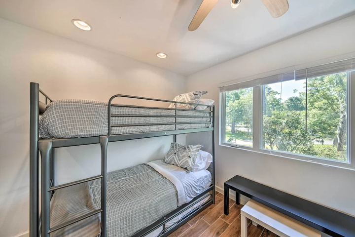 Room 2 of 16