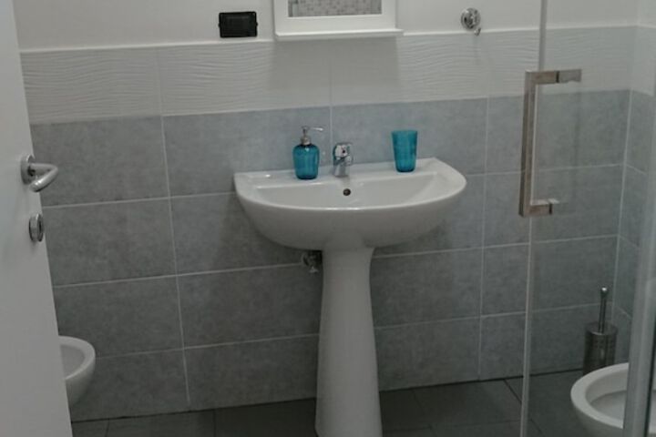 Room 10 of 47