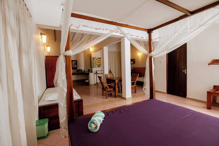 Room 14 of 42