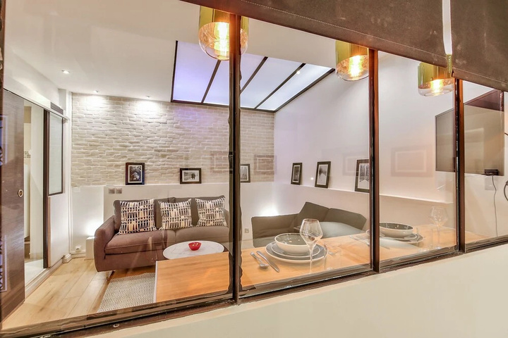 Room 4 of 14