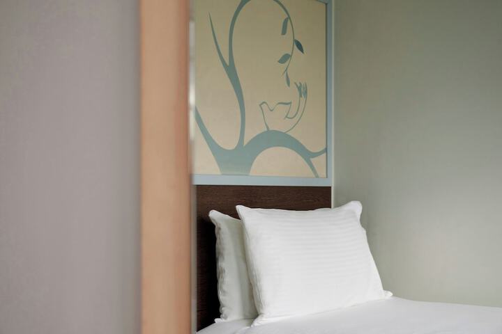 Room 29 of 89
