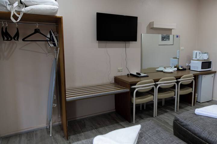 Room 35 of 87