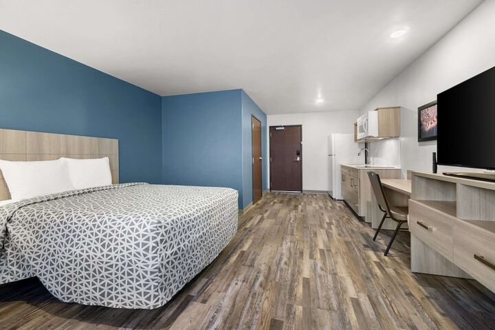Room 16 of 50