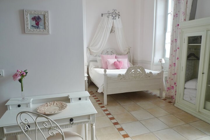 Room 5 of 80