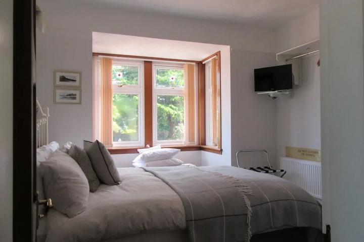 Room 3 of 5