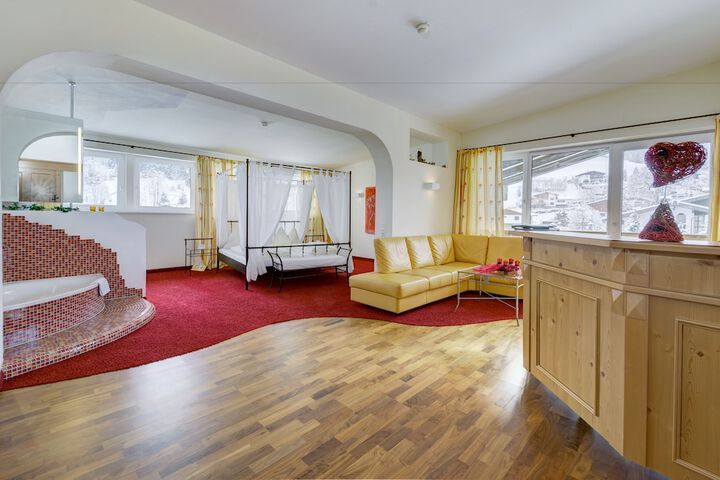 Room 7 of 82