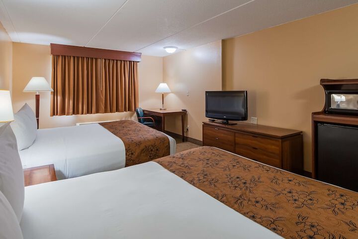1 Queen Bed (18 of 18)