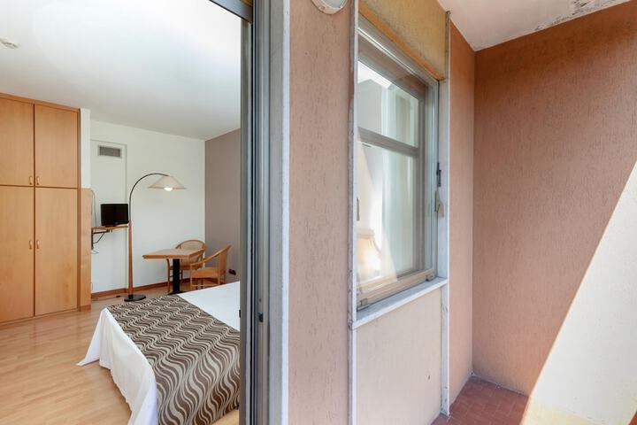 Room 16 of 63