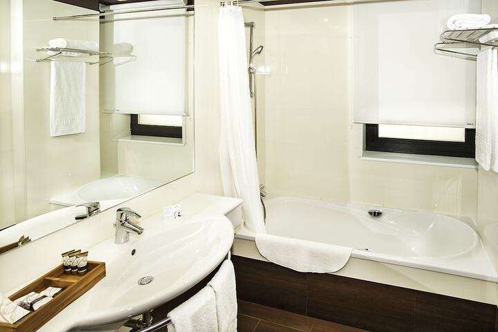 Room 20 of 34