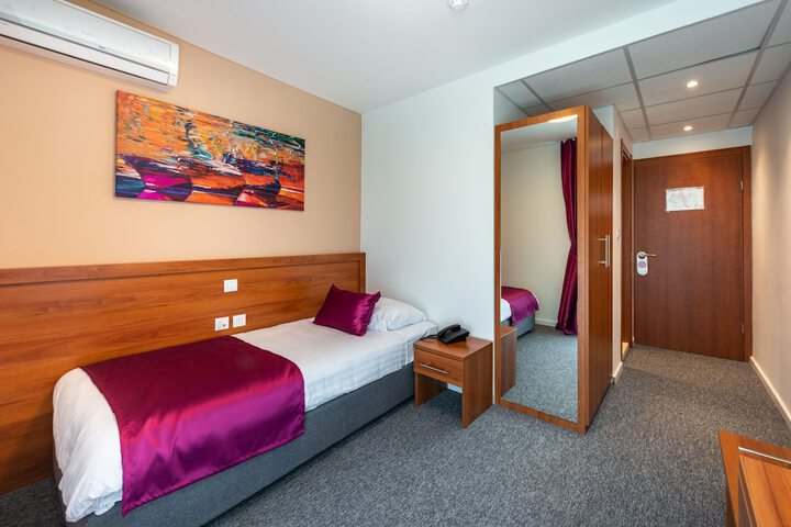 Room 6 of 49