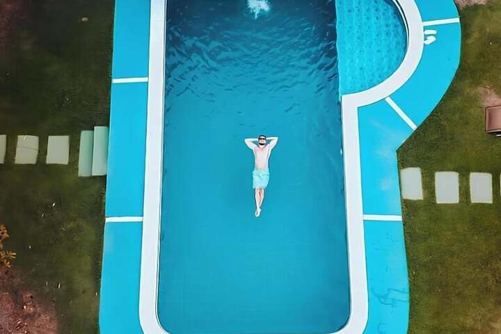 Pool Hotel