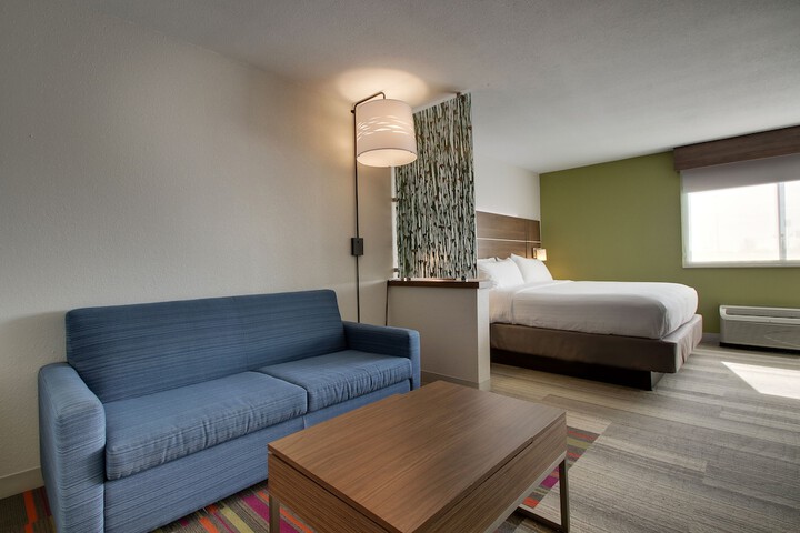 Standard | King Bed (10 of 32)