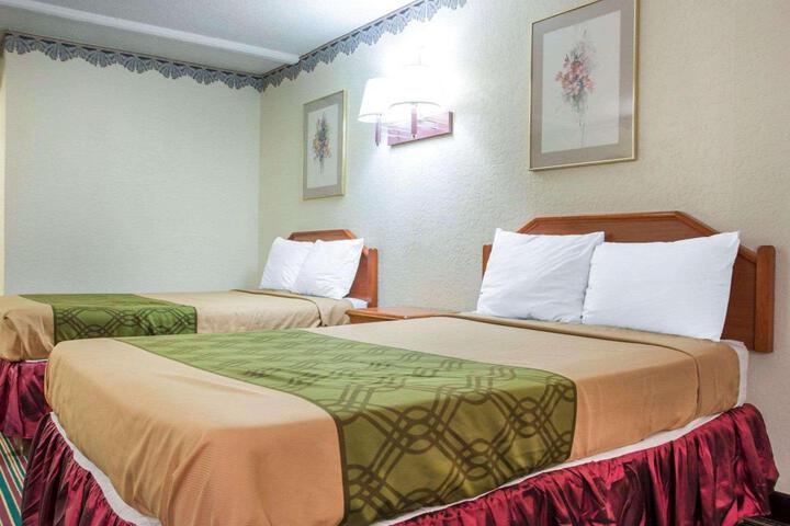 2 Double Beds (1 of 17)