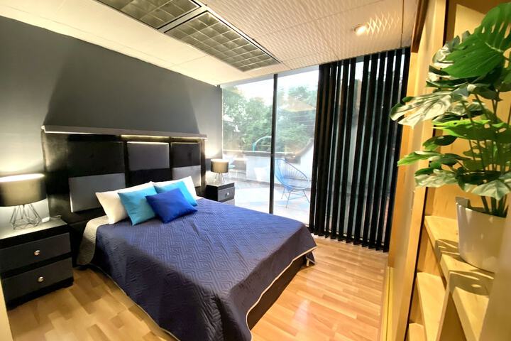 Room 20 of 33