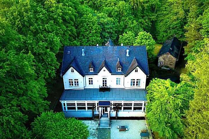 VILLA FIRST im Sophienhof