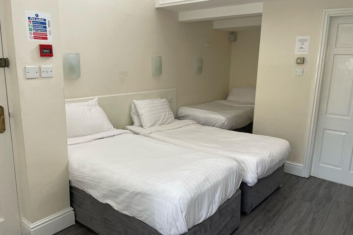 Room 7 of 44
