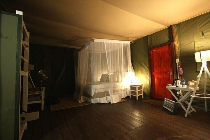 Room 6 of 57
