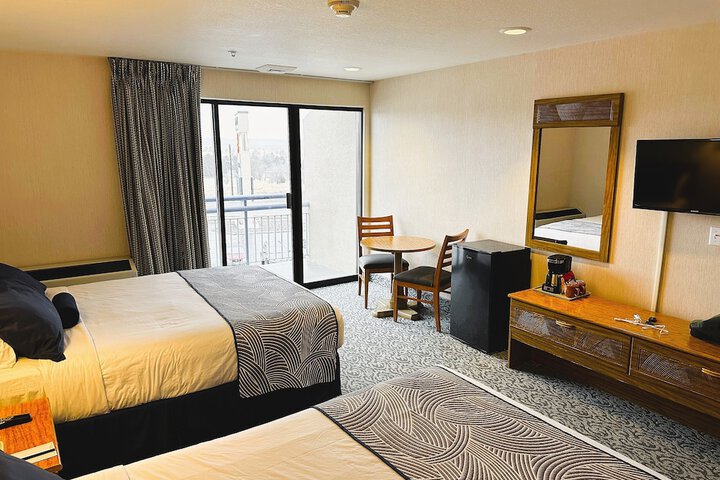 Room 7 of 12