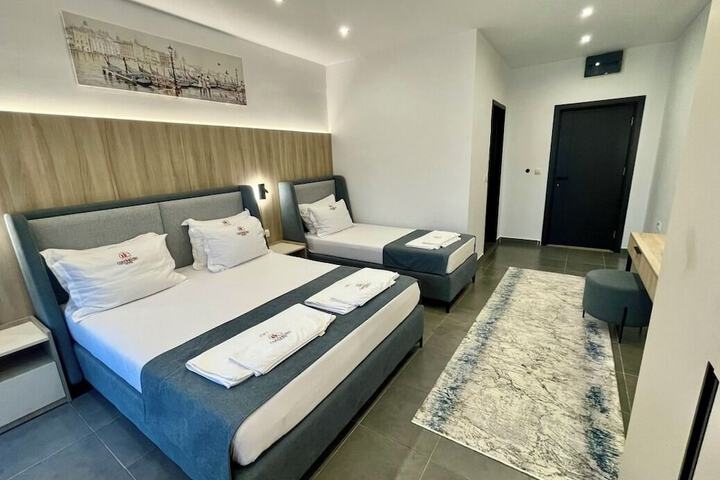 Room 14 of 38