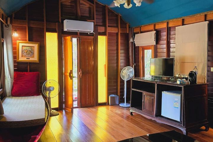 Room 28 of 163