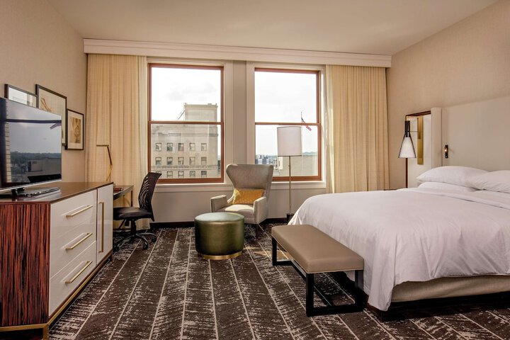 1 King Bed (9 of 14)