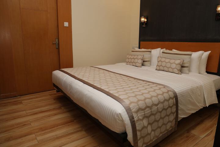 Room 9 of 43