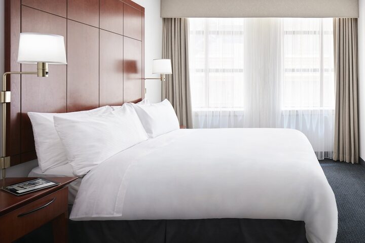 Classic Queen Bed (12 of 14)