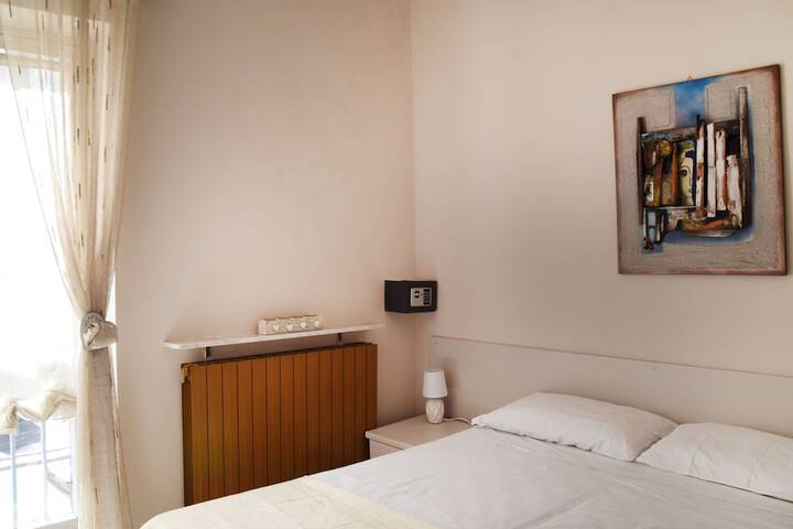 Room 3 of 8