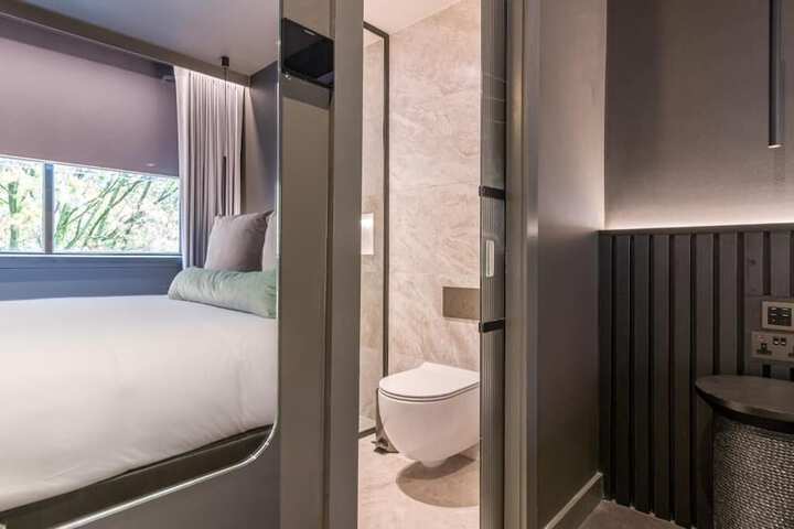 Room 34 of 91