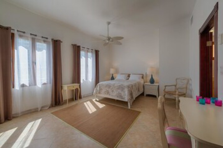 Room 15 of 20