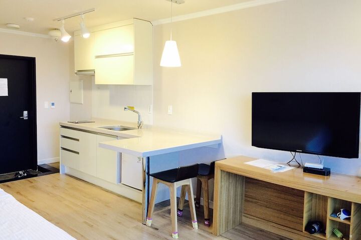 Room 6 of 61