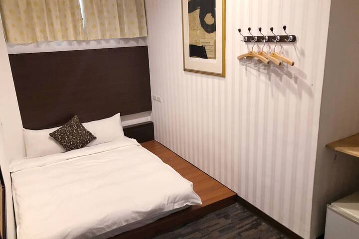 Room 15 of 40