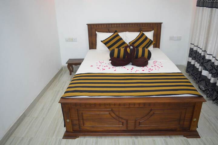 Room 3 of 49