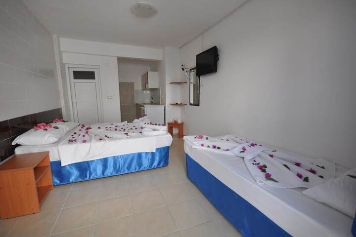 Room 4 of 50
