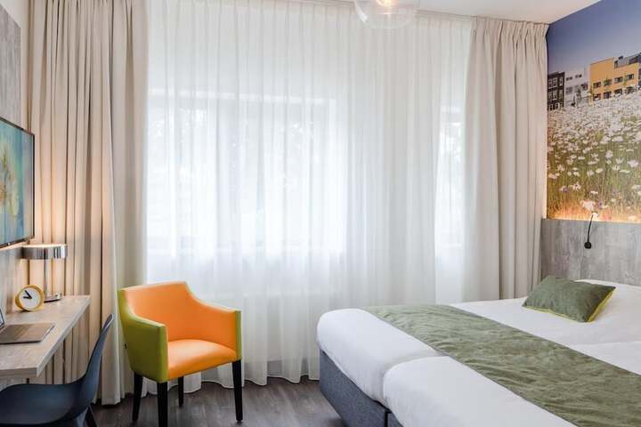 Room 25 of 73