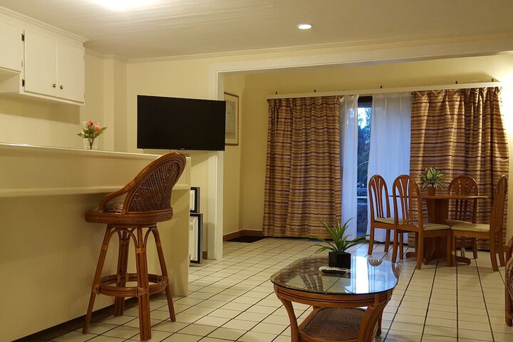 Room 13 of 32