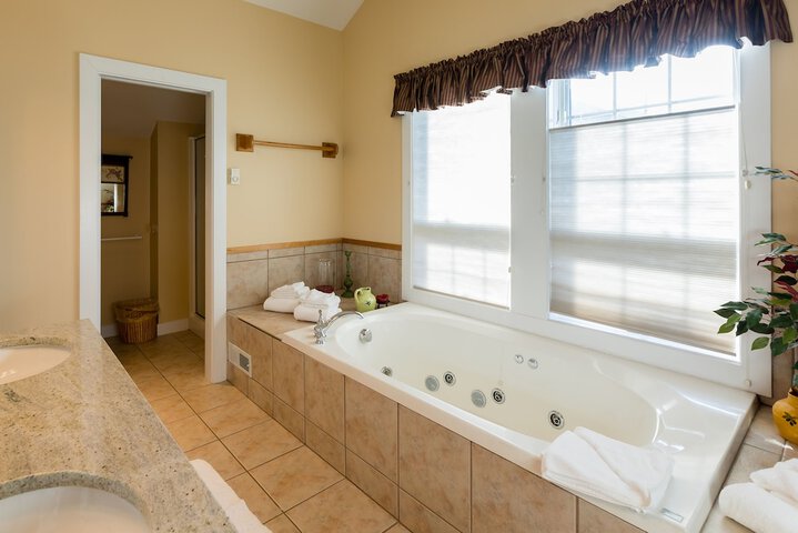 Deluxe King Bed (85 of 119)
