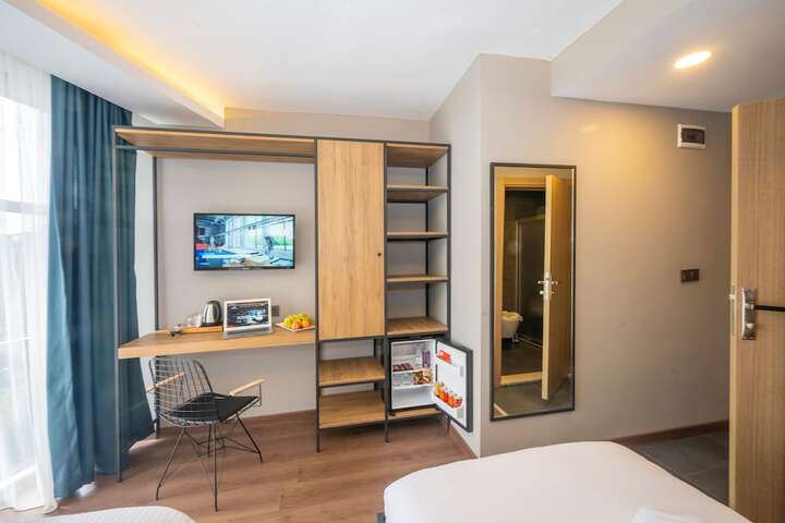 Room 13 of 88