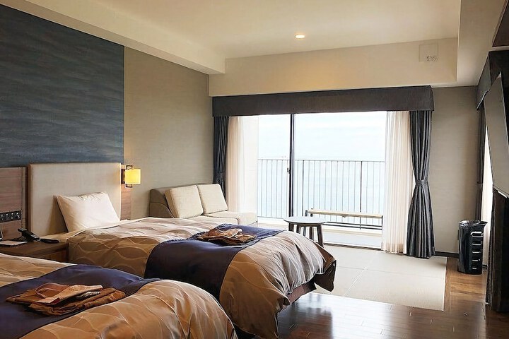Room 5 of 35