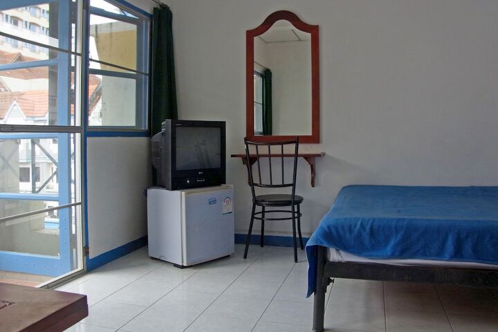 Room 12 of 70